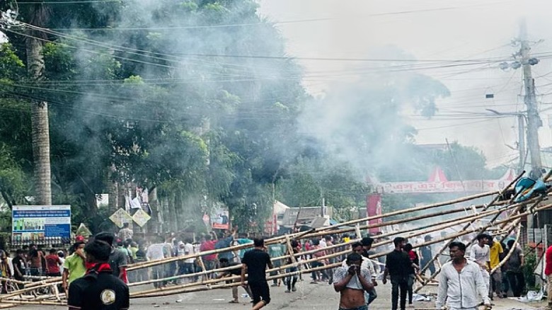 গোপালগঞ্জে সমাবেশ শেষে এনসিপির নেতা-কর্মীদের ঘিরে হামলা, ১৪৪ ধারা জারি